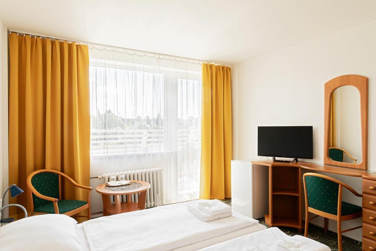 Hotel Slezan Bruntál Extérieur photo