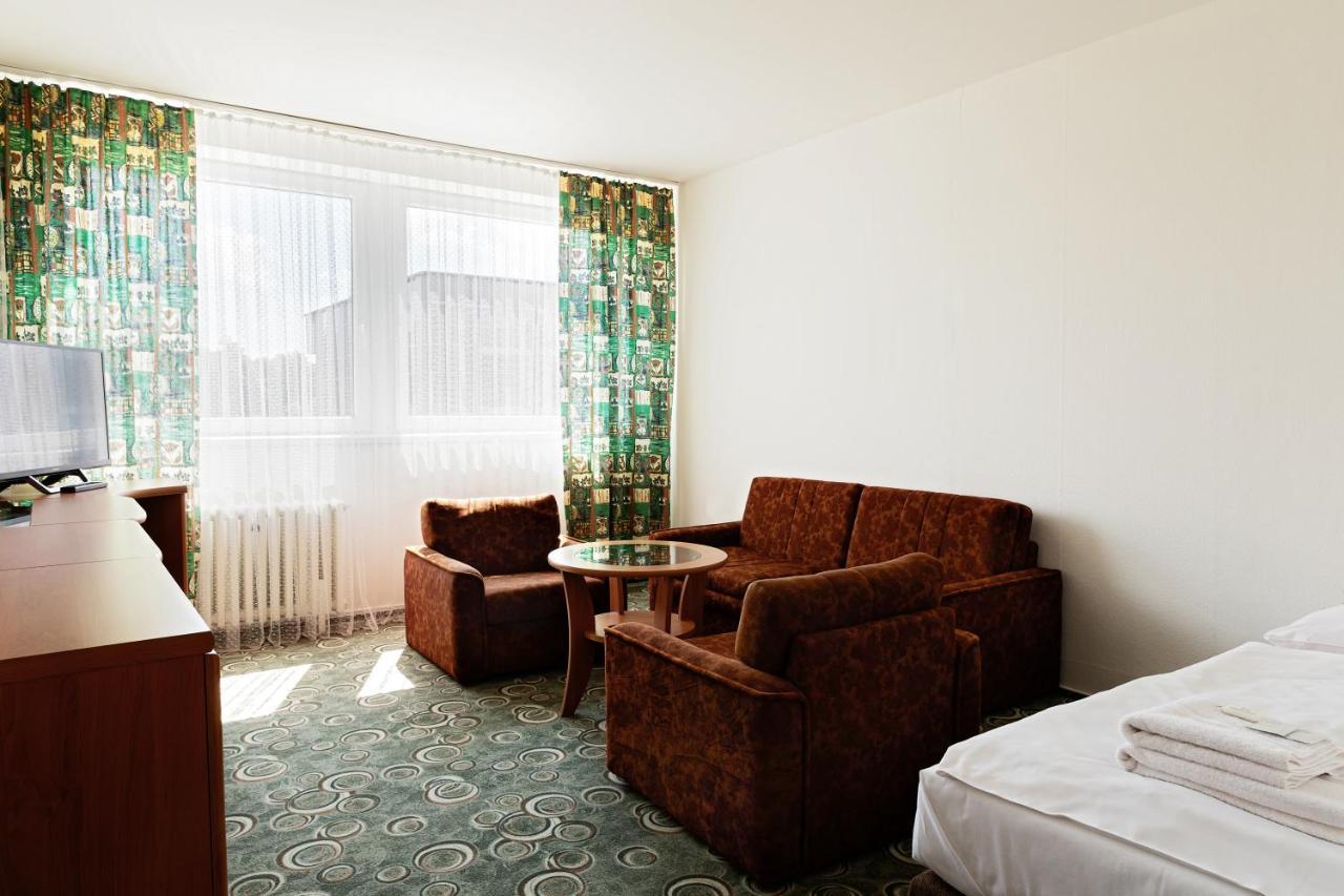 Hotel Slezan Bruntál Extérieur photo