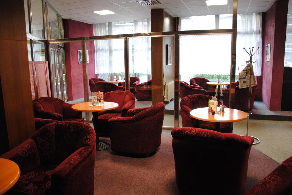 Hotel Slezan Bruntál Extérieur photo