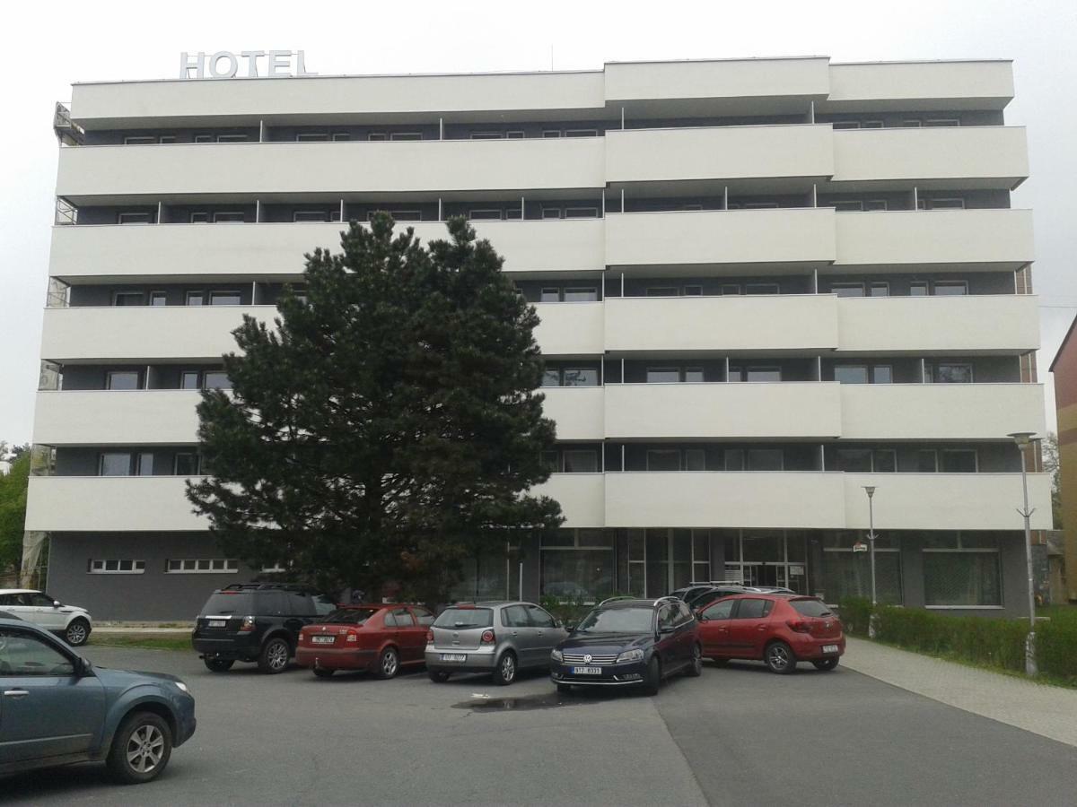 Hotel Slezan Bruntál Extérieur photo